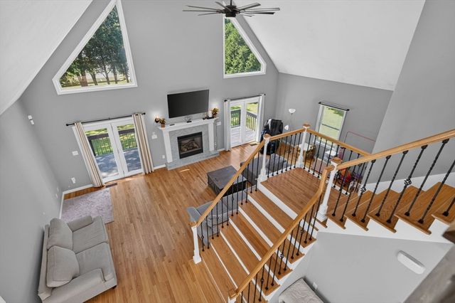 9 Broadview Ave, Berkley, MA 02779