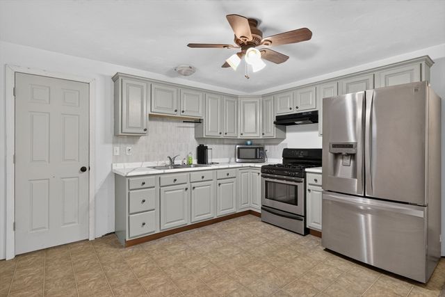 9 Broadview Ave, Berkley, MA 02779