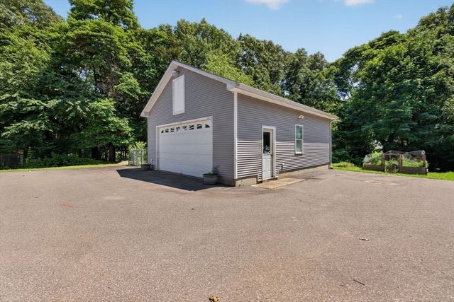 9 Broadview Ave, Berkley, MA 02779