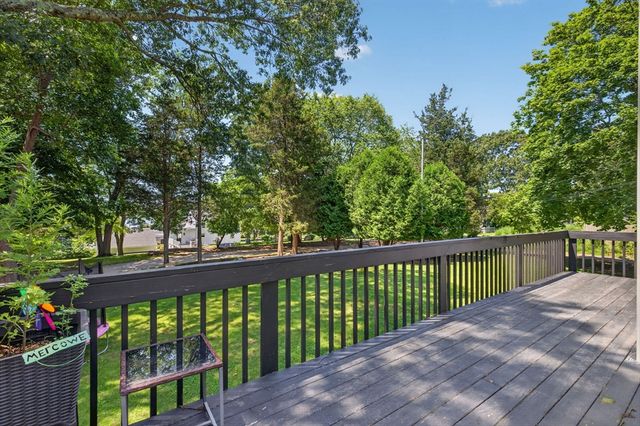 9 Broadview Ave, Berkley, MA 02779