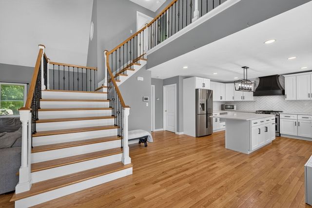 9 Broadview Ave, Berkley, MA 02779