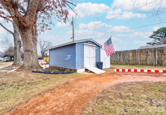 402 N Cherry Street, Cherryville, NC 28021