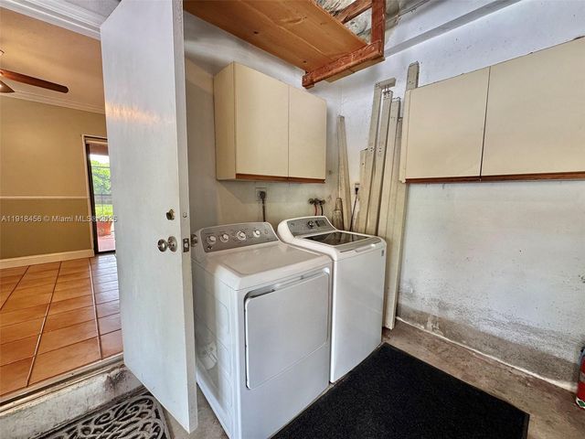 16225 SW 88th Ave Rd, Palmetto Bay, FL 33157