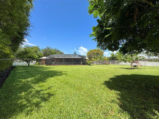 16225 SW 88th Ave Rd, Palmetto Bay, FL 33157