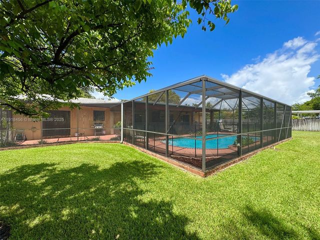 16225 SW 88th Ave Rd, Palmetto Bay, FL 33157