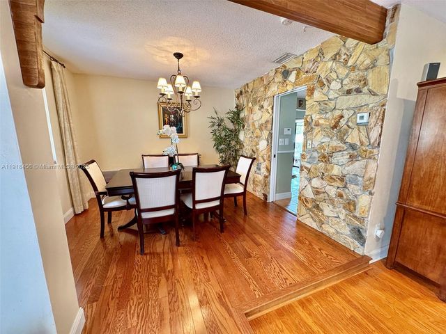 16225 SW 88th Ave Rd, Palmetto Bay, FL 33157