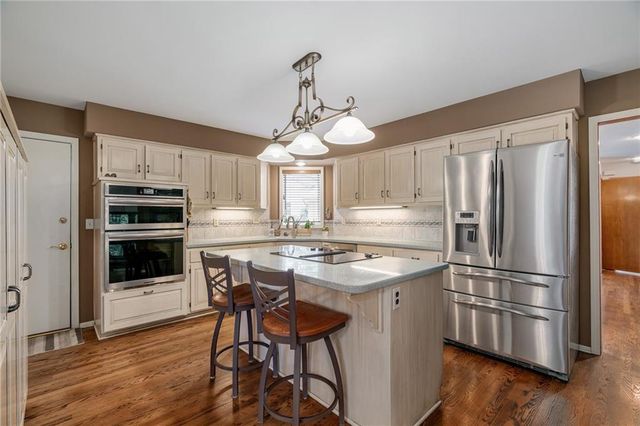 13735 W 82nd Street, Lenexa, KS 66215