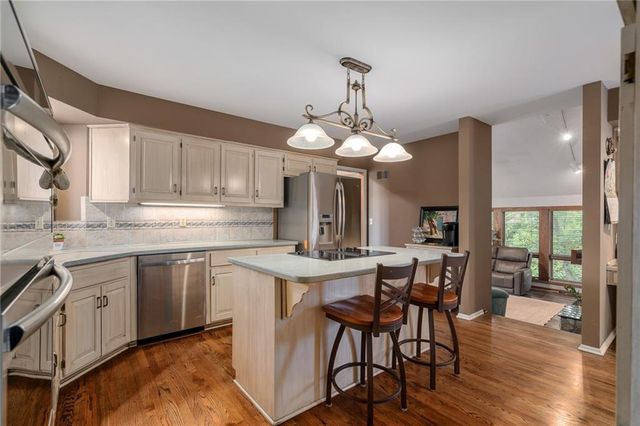 13735 W 82nd Street, Lenexa, KS 66215