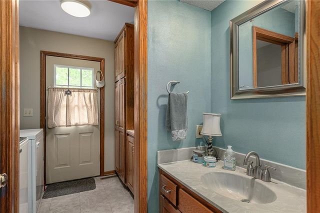 13735 W 82nd Street, Lenexa, KS 66215