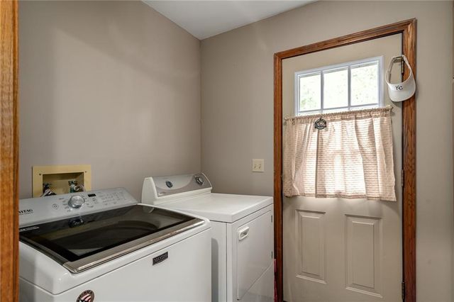 13735 W 82nd Street, Lenexa, KS 66215