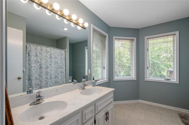 13735 W 82nd Street, Lenexa, KS 66215
