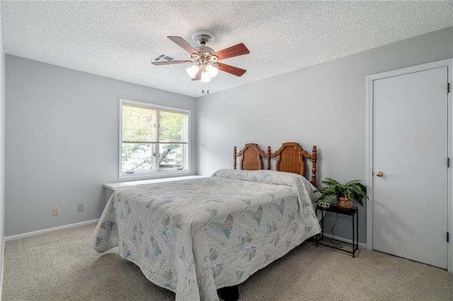 13735 W 82nd Street, Lenexa, KS 66215
