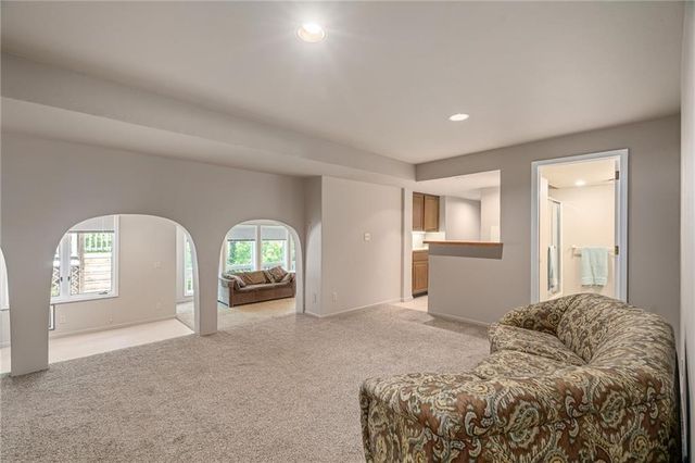 13735 W 82nd Street, Lenexa, KS 66215
