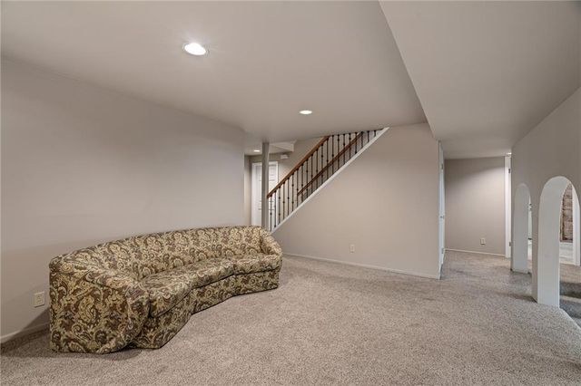 13735 W 82nd Street, Lenexa, KS 66215