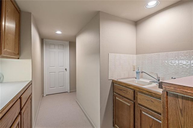 13735 W 82nd Street, Lenexa, KS 66215