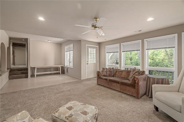 13735 W 82nd Street, Lenexa, KS 66215