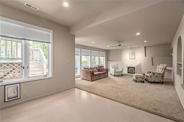 13735 W 82nd Street, Lenexa, KS 66215