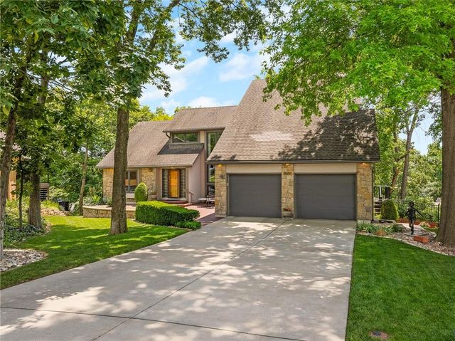 13735 W 82nd Street, Lenexa, KS 66215