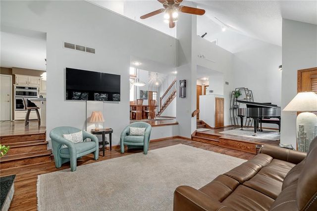 13735 W 82nd Street, Lenexa, KS 66215