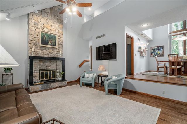 13735 W 82nd Street, Lenexa, KS 66215
