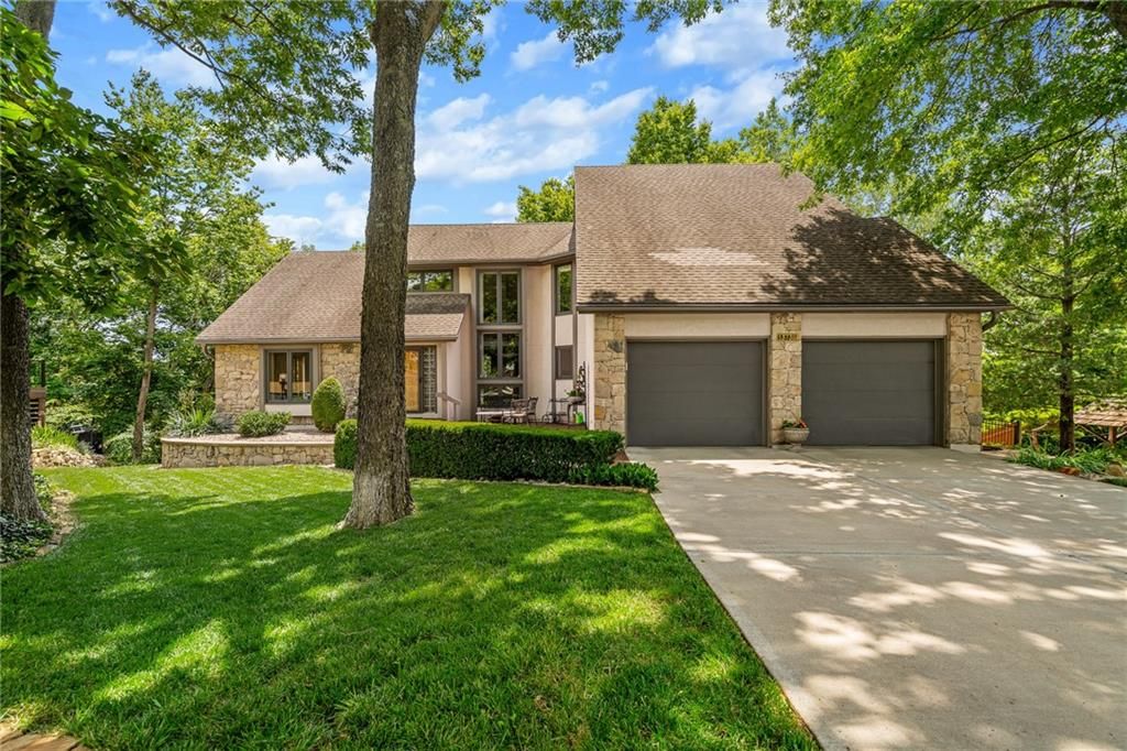 13735 W 82nd Street, Lenexa, KS 66215