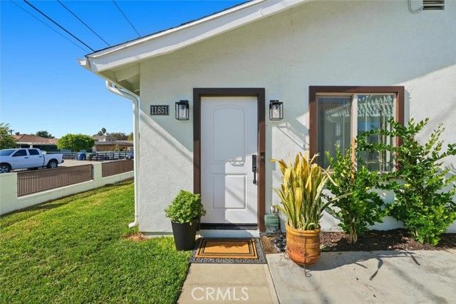 11851 Earlham, Orange, CA 92869