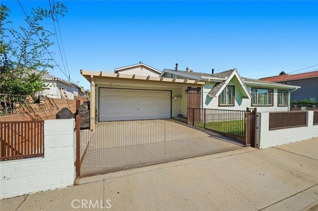 11851 Earlham, Orange, CA 92869