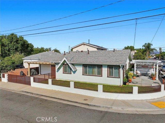 11851 Earlham, Orange, CA 92869