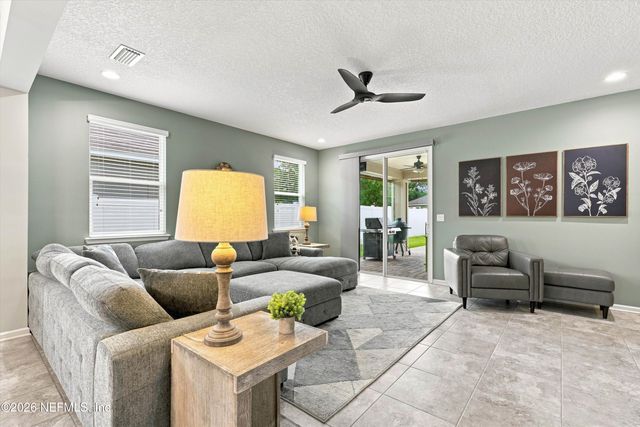 7068 FLEUR COVE Drive, Jacksonville, FL 32258