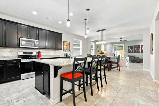7068 FLEUR COVE Drive, Jacksonville, FL 32258