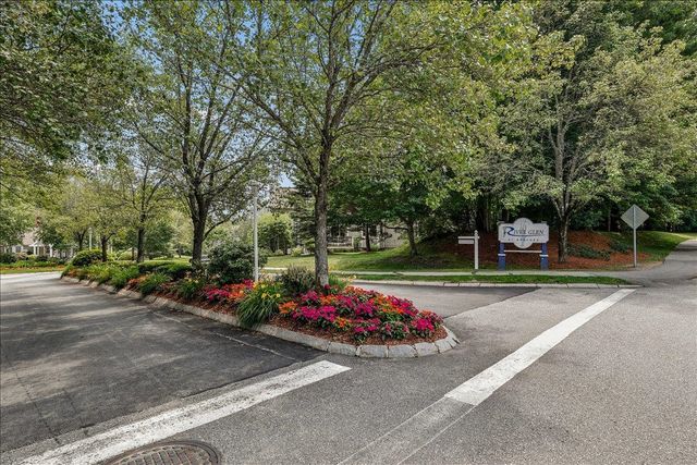 11 Edward Circle, Bedford, NH 03110