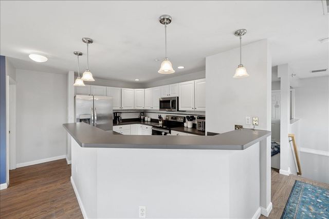 11 Edward Circle, Bedford, NH 03110