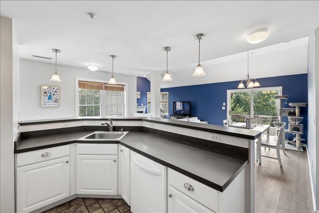11 Edward Circle, Bedford, NH 03110