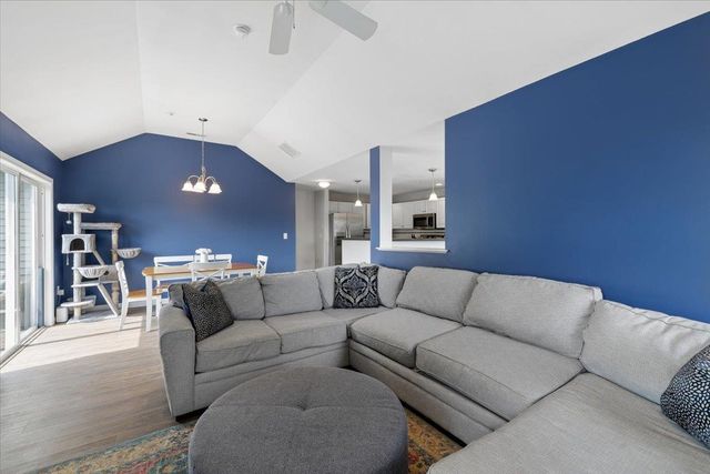 11 Edward Circle, Bedford, NH 03110