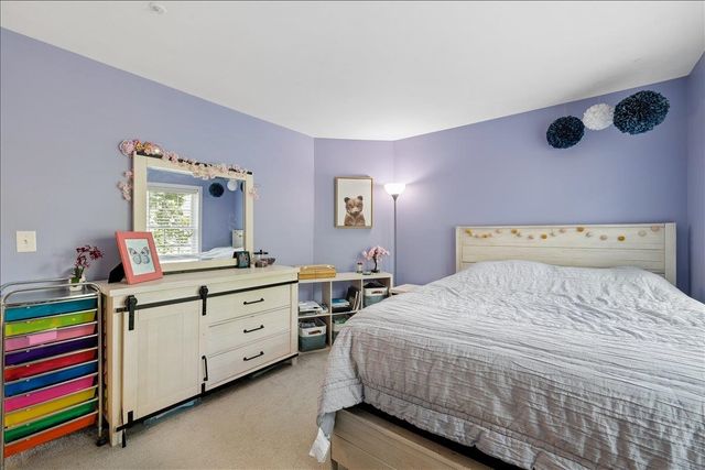 11 Edward Circle, Bedford, NH 03110
