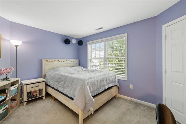 11 Edward Circle, Bedford, NH 03110