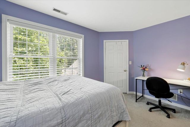 11 Edward Circle, Bedford, NH 03110