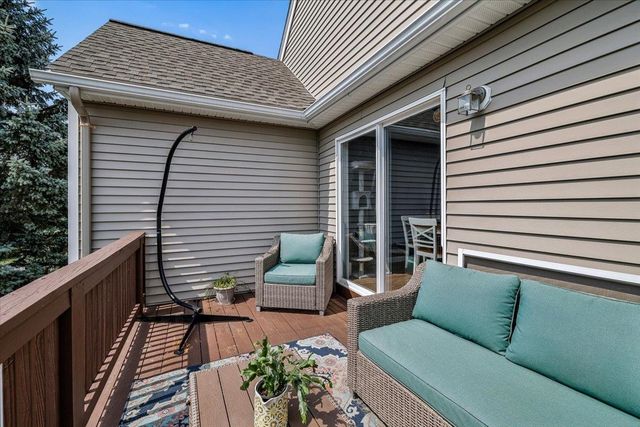 11 Edward Circle, Bedford, NH 03110
