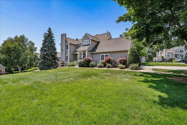 11 Edward Circle, Bedford, NH 03110