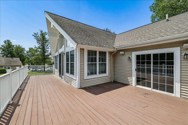 11 Edward Circle, Bedford, NH 03110