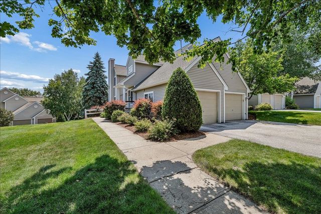 11 Edward Circle, Bedford, NH 03110