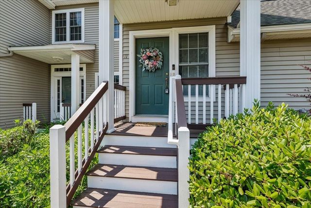 11 Edward Circle, Bedford, NH 03110