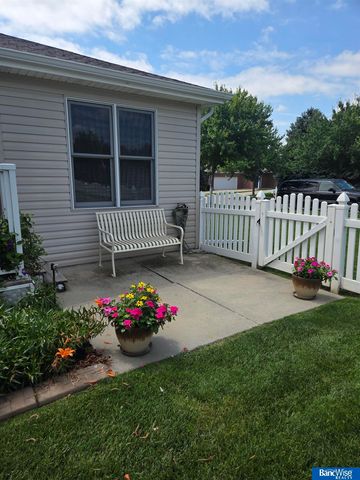 6237 Cornflower Drive, Lincoln, NE 68504