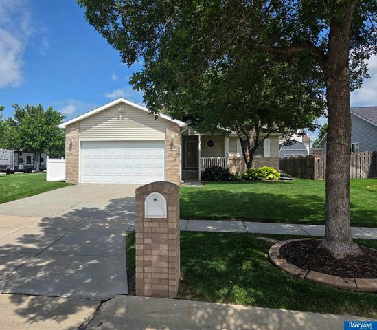 6237 Cornflower Drive, Lincoln, NE 68504