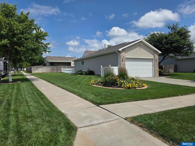 6237 Cornflower Drive, Lincoln, NE 68504