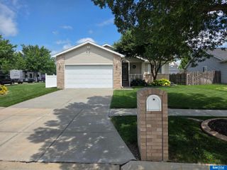 6237 Cornflower Drive, Lincoln, NE 68504