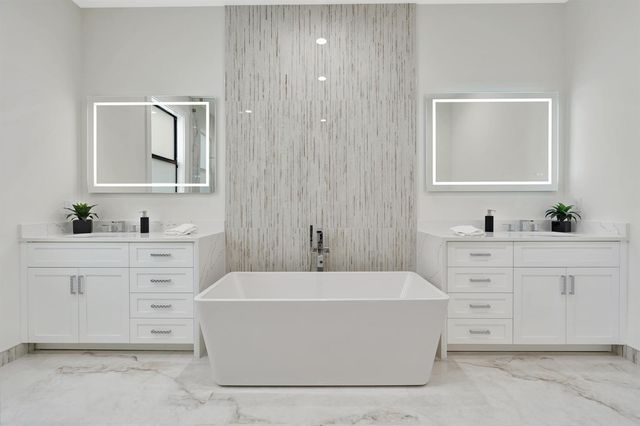 245 Alhambra Place, West Palm Beach, FL 33405