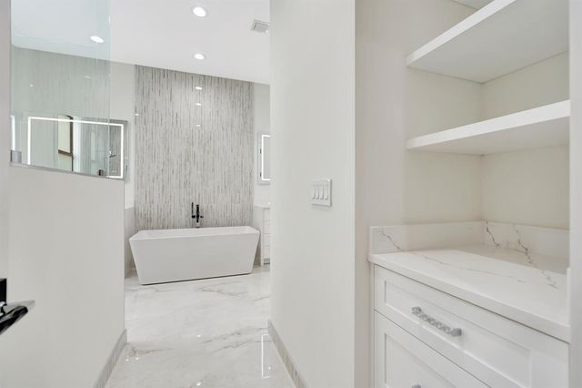 245 Alhambra Place, West Palm Beach, FL 33405