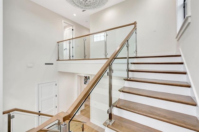 245 Alhambra Place, West Palm Beach, FL 33405