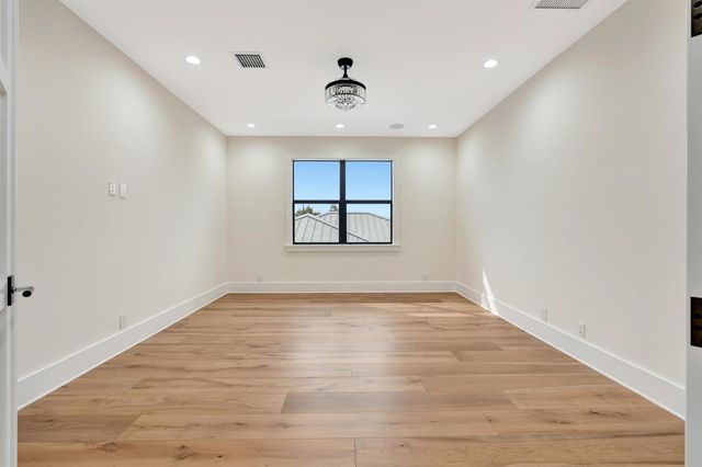 245 Alhambra Place, West Palm Beach, FL 33405